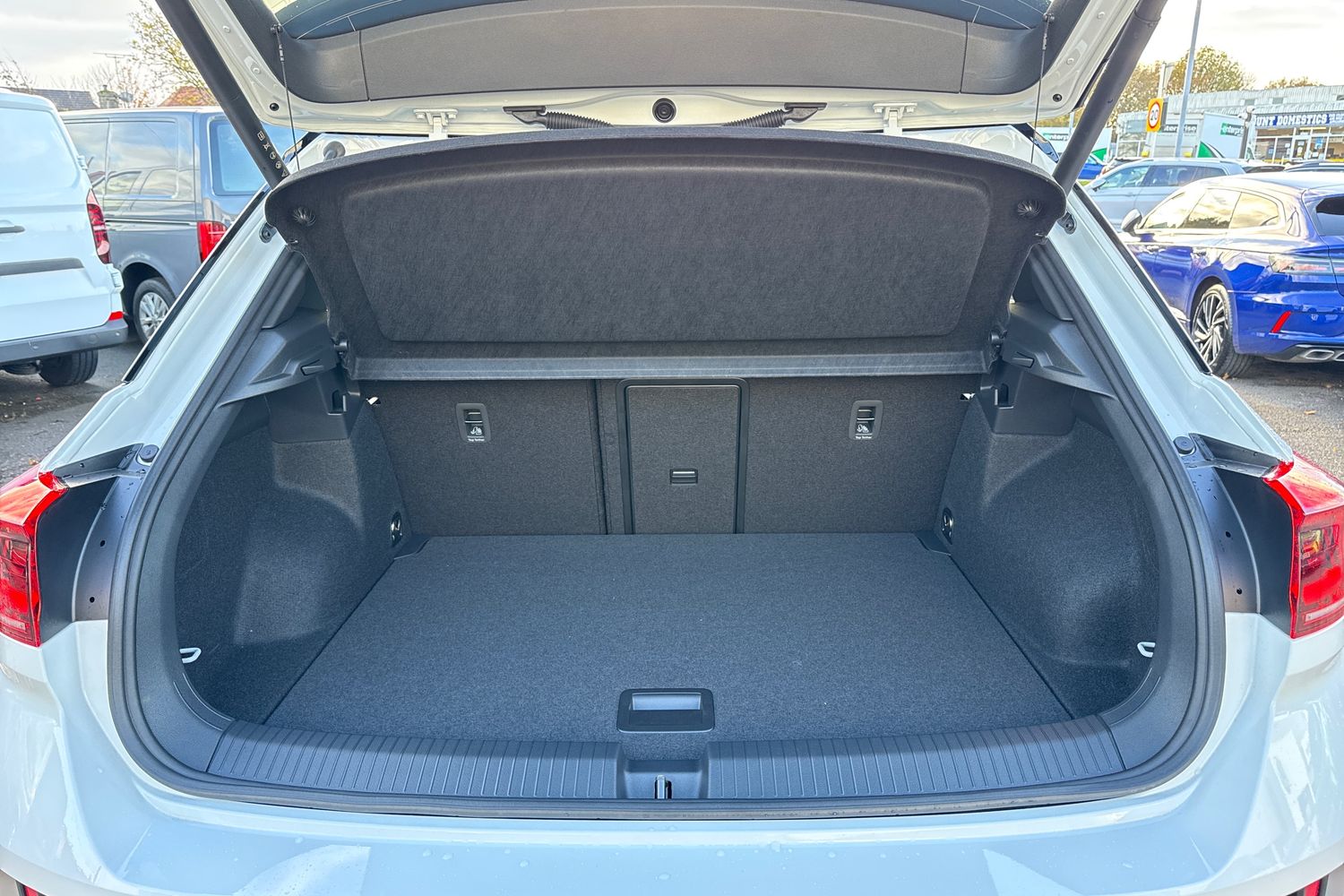 Used Volkswagen T-Roc 2025 for sale - 76558178: Photo 6