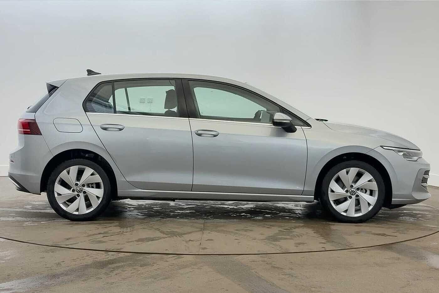 Used Volkswagen Golf 2025 for sale - 77161410: Photo 4