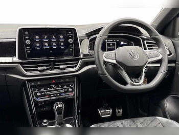 Used Volkswagen T-Roc 2025 for sale - 76311016: Photo 2