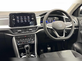 Used Volkswagen T-Roc 2024 for sale - 75557061: Photo
