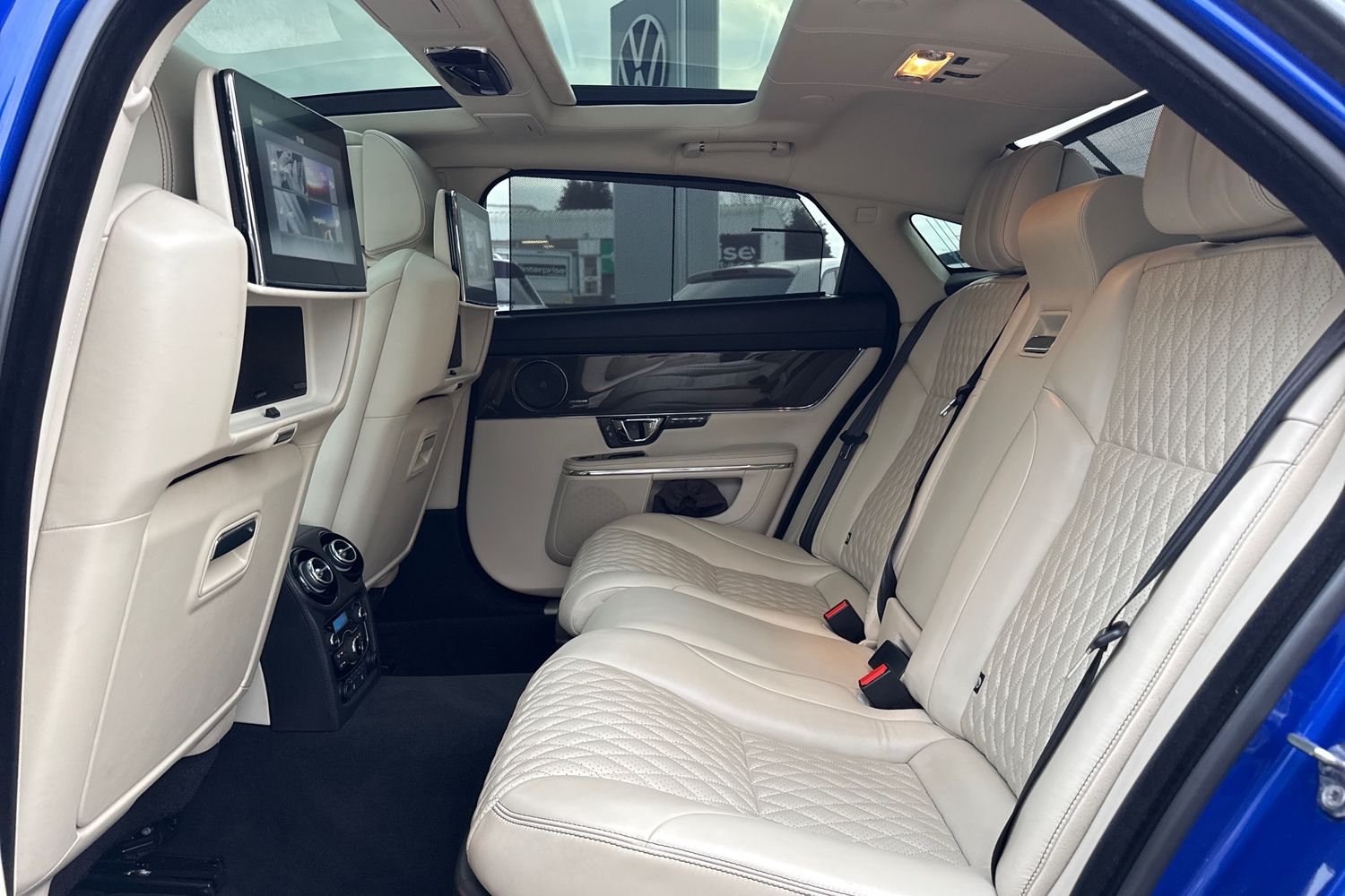 Used Jaguar XJ 2017 for sale - 77076813: Photo 34