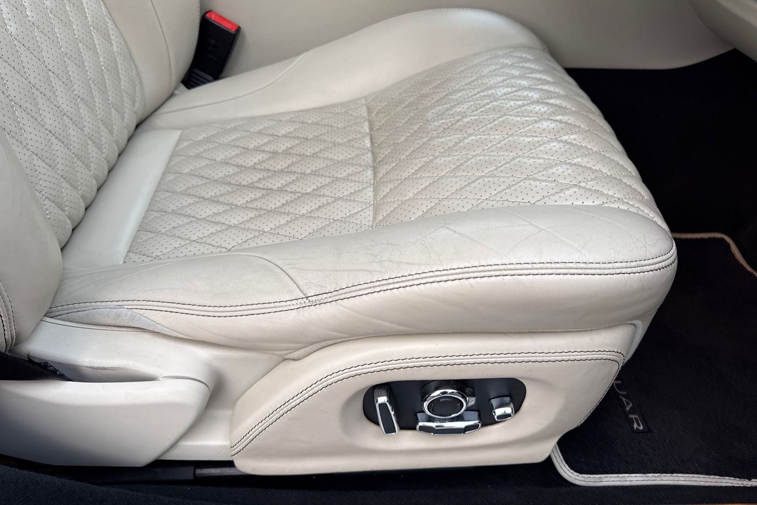 Used Jaguar XJ 2017 for sale - 77076813: Photo 41