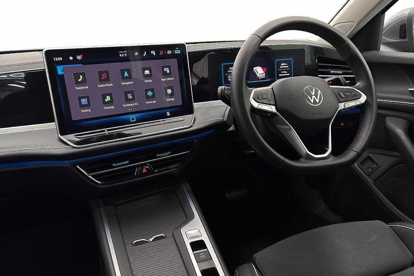 Used Volkswagen Passat 2025 for sale - 78001833: Photo 2