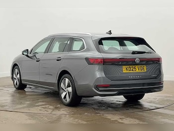 Used Volkswagen Passat 2025 for sale - 78001833: Photo