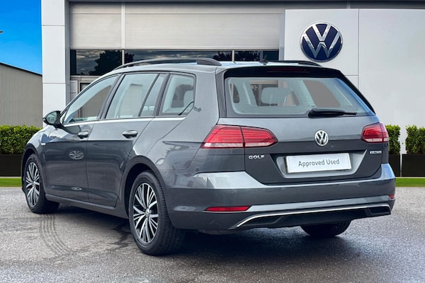 Used Volkswagen Golf 2019 for sale - 76182136: Photo 2