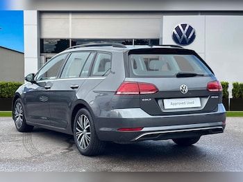 Used Volkswagen Golf 2019 for sale - 76182136: Photo 2
