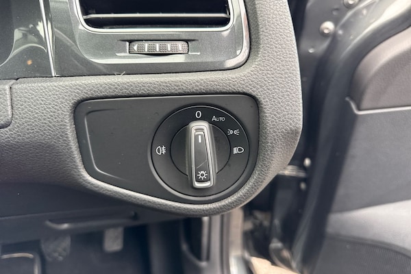 Used Volkswagen Golf 2019 for sale - 76182136: Photo 37