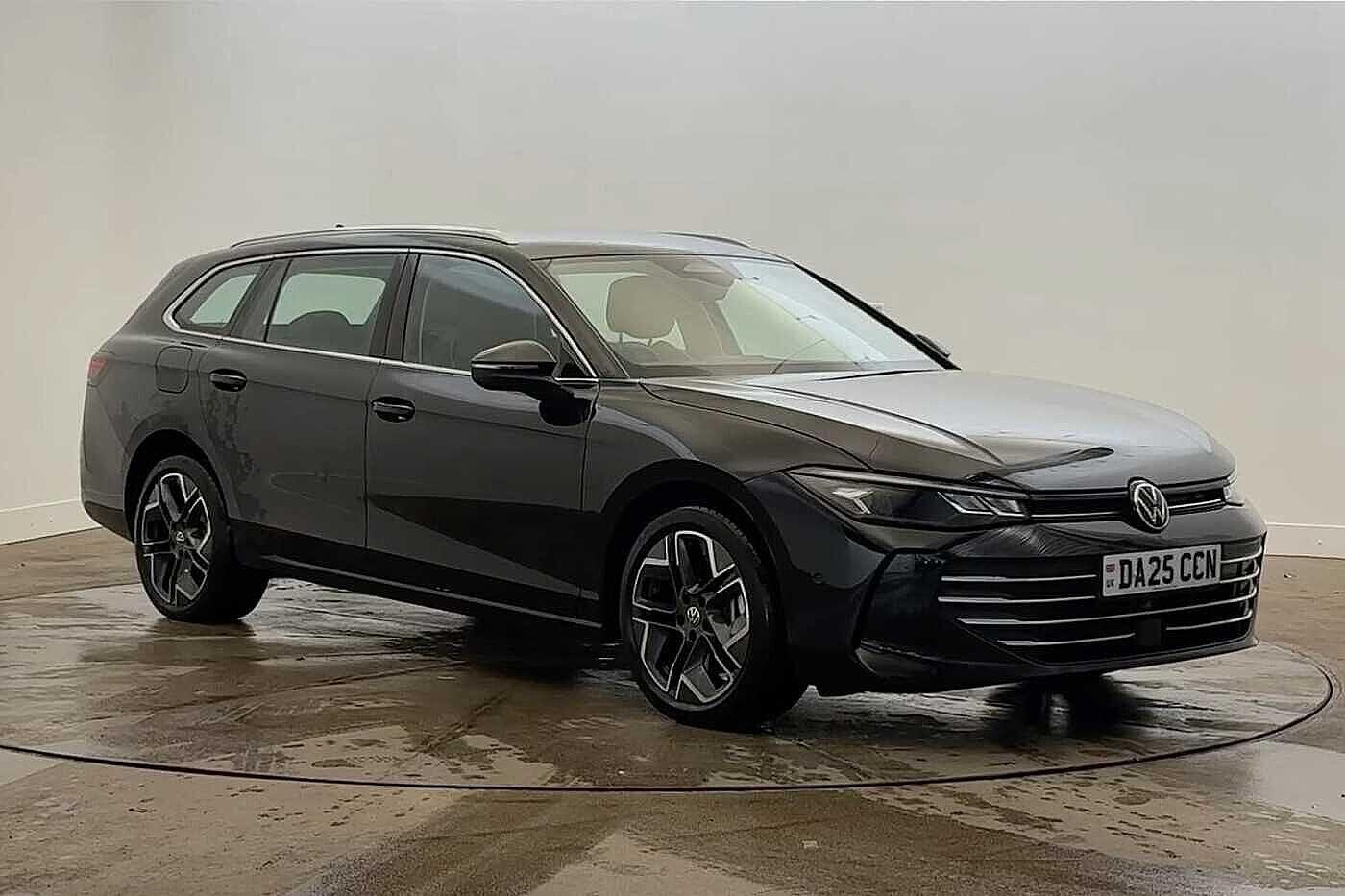 Used Volkswagen Passat 2025 for sale - 76629845: Photo 1
