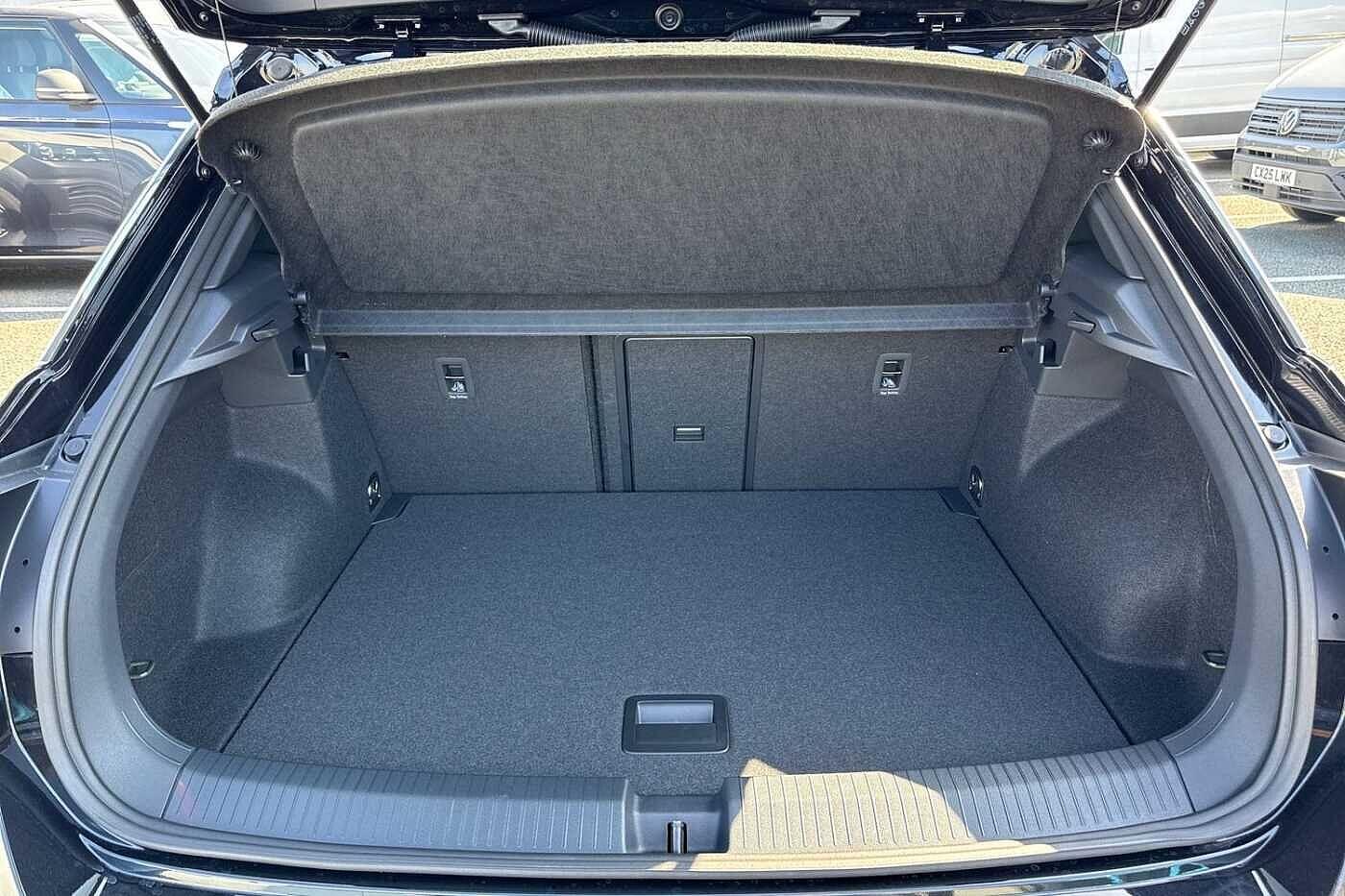 Used Volkswagen T-Roc 2025 for sale - 77187334: Photo 10