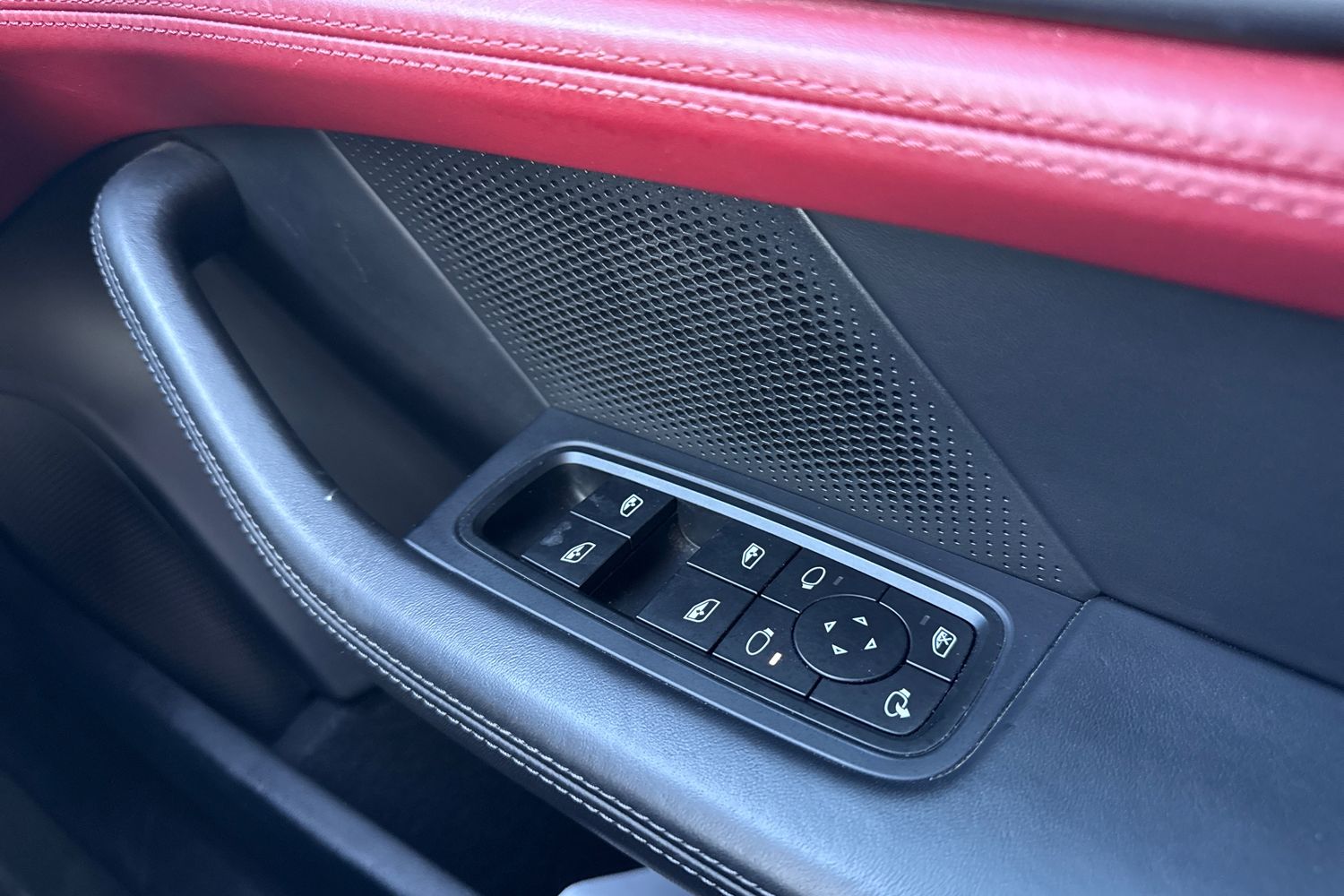 Used Porsche Taycan 2022 for sale - 76896222: Photo 21