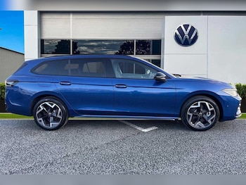 Used Volkswagen Passat 2025 for sale - 77571063: Photo