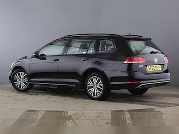 Used Volkswagen Golf 2018 for sale - 76535252: Photo