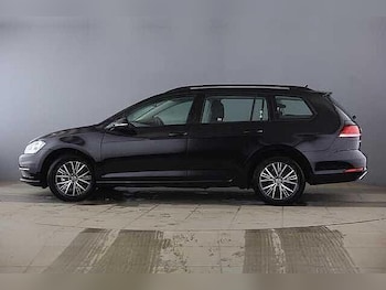 Used Volkswagen Golf 2018 for sale - 76535252: Photo