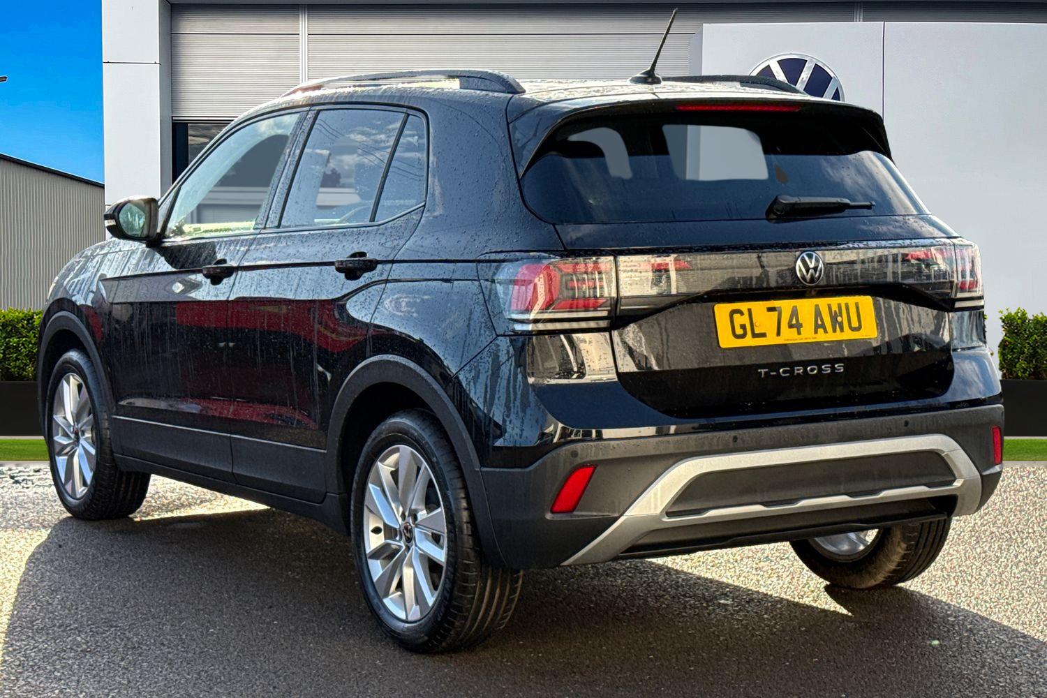 Used Volkswagen T-Cross 2024 for sale - 76902537: Photo 2