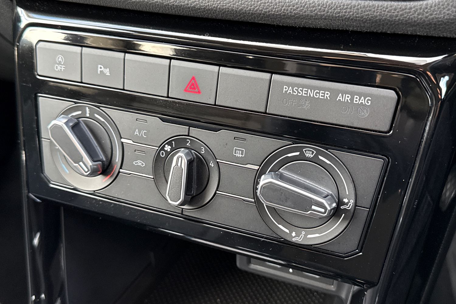 Used Volkswagen T-Cross 2024 for sale - 76902537: Photo 22