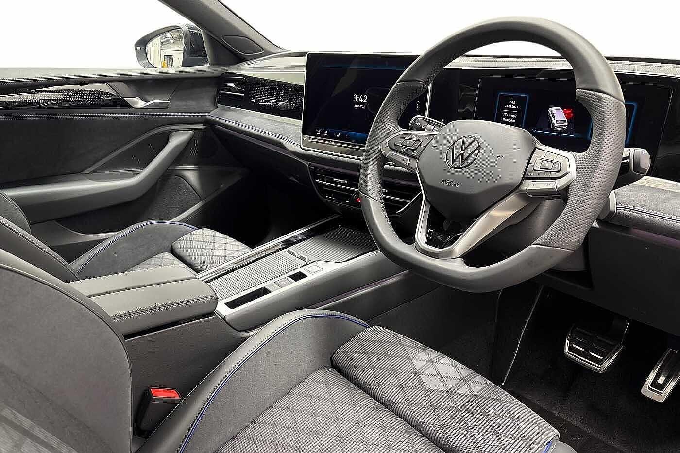 Used Volkswagen Passat 2025 for sale - 76519999: Photo 6