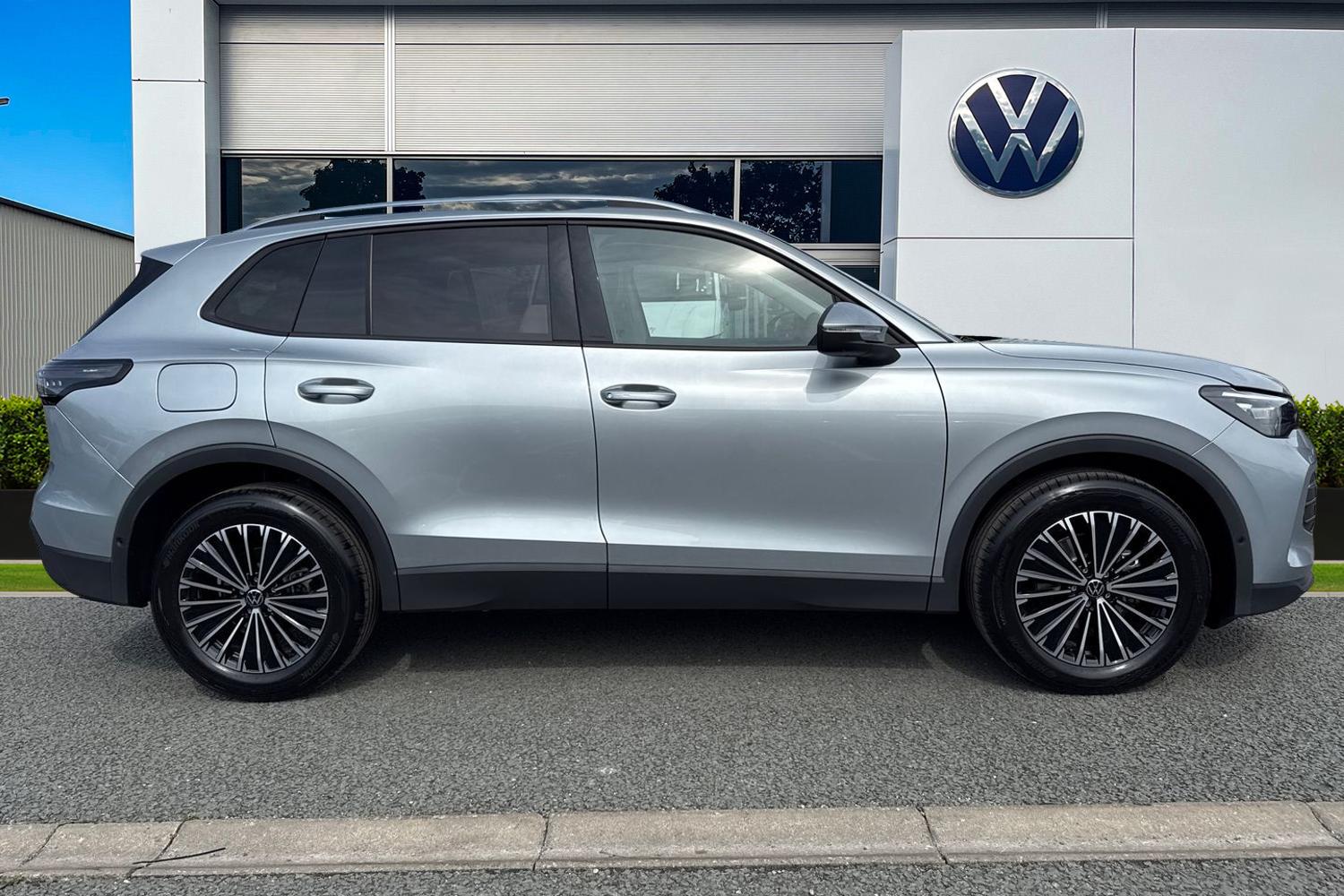 Used Volkswagen Tiguan 2026 for sale - 77364471: Photo 3