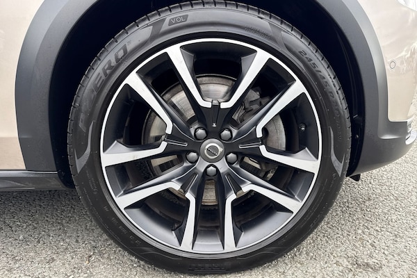 Used Volvo V90 Cross Country 2023 for sale - 76224604: Photo 10