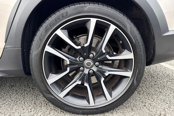 Used Volvo V90 Cross Country 2023 for sale - 76224604: Photo 11
