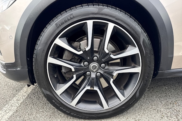 Used Volvo V90 Cross Country 2023 for sale - 76224604: Photo 12
