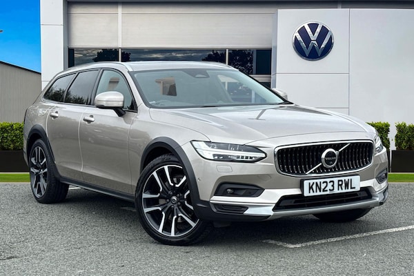 Used Volvo V90 Cross Country 2023 for sale - 76224604: Photo 1