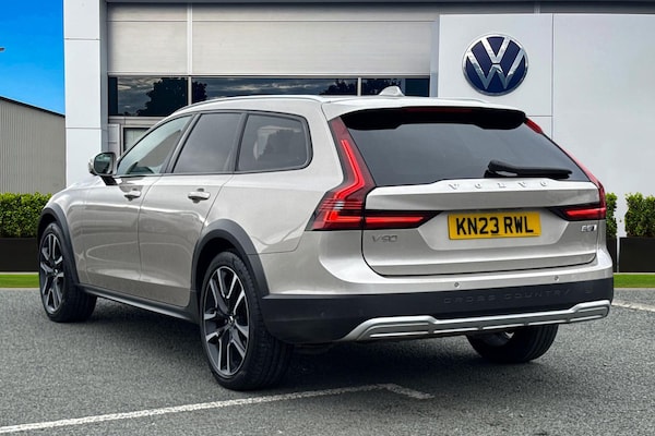 Used Volvo V90 Cross Country 2023 for sale - 76224604: Photo 2
