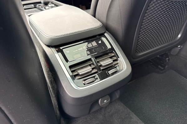 Used Volvo V90 Cross Country 2023 for sale - 76224604: Photo 37