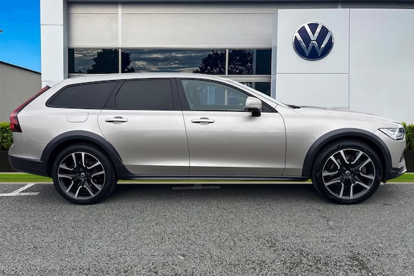 Used Volvo V90 Cross Country 2023 for sale - 76224604: Photo 3