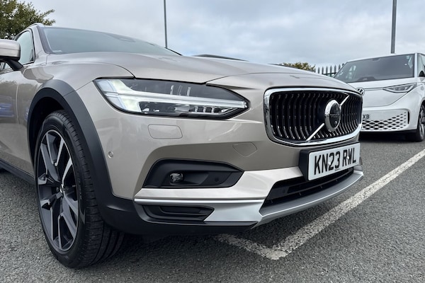 Used Volvo V90 Cross Country 2023 for sale - 76224604: Photo 9