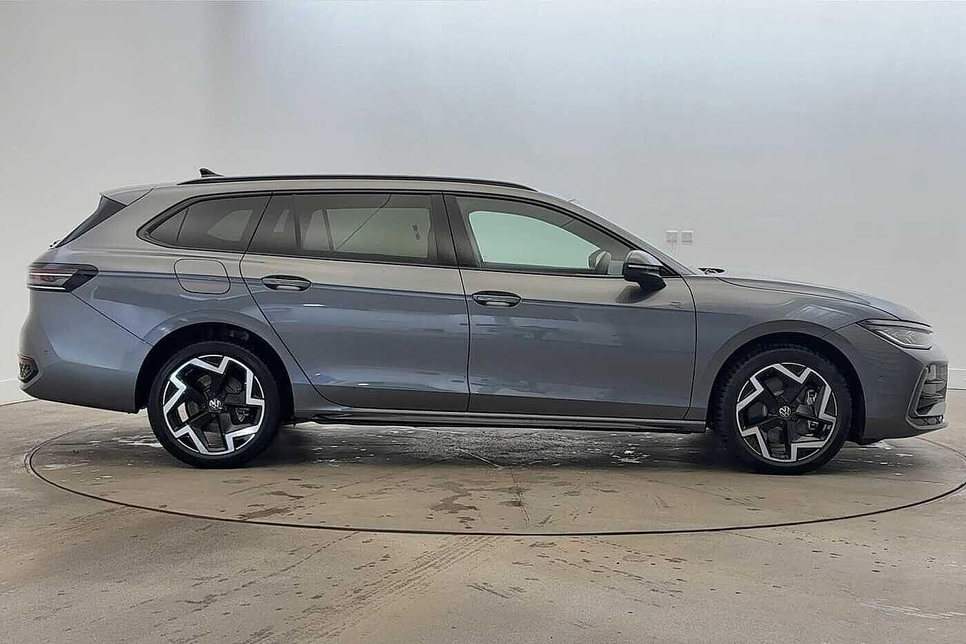 Used Volkswagen Passat 2025 for sale - 77152672: Photo 4