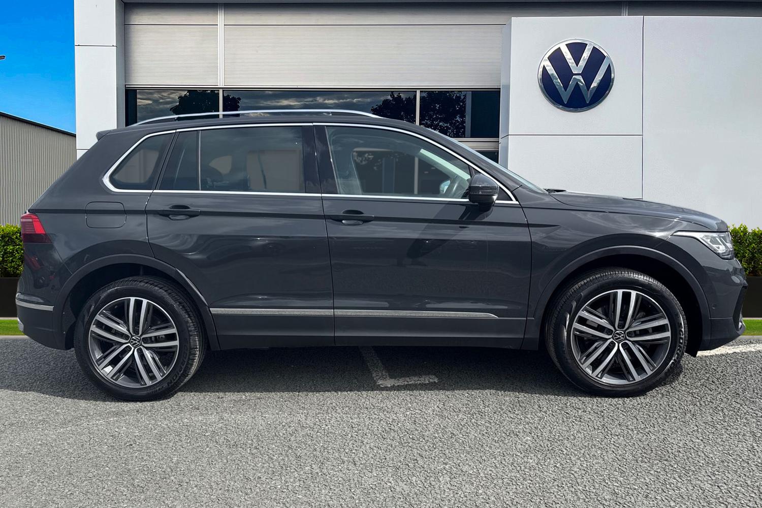 Used Volkswagen Tiguan 2024 for sale - 78209451: Photo 3