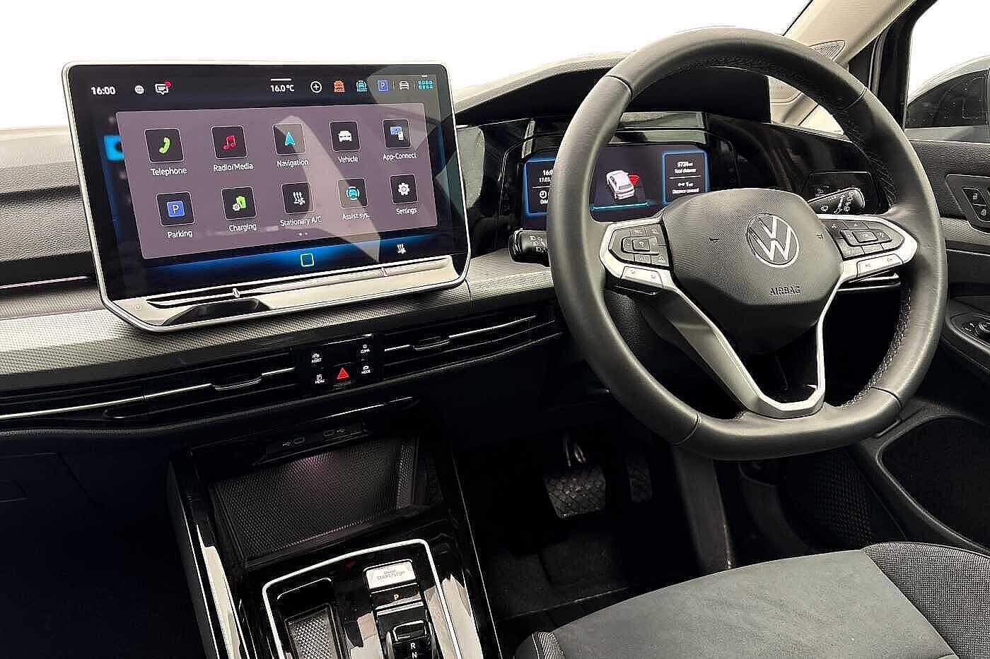 Used Volkswagen Golf 2025 for sale - 77963308: Photo 2