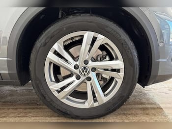 Used Volkswagen T-Roc 2025 for sale - 79672516: Photo