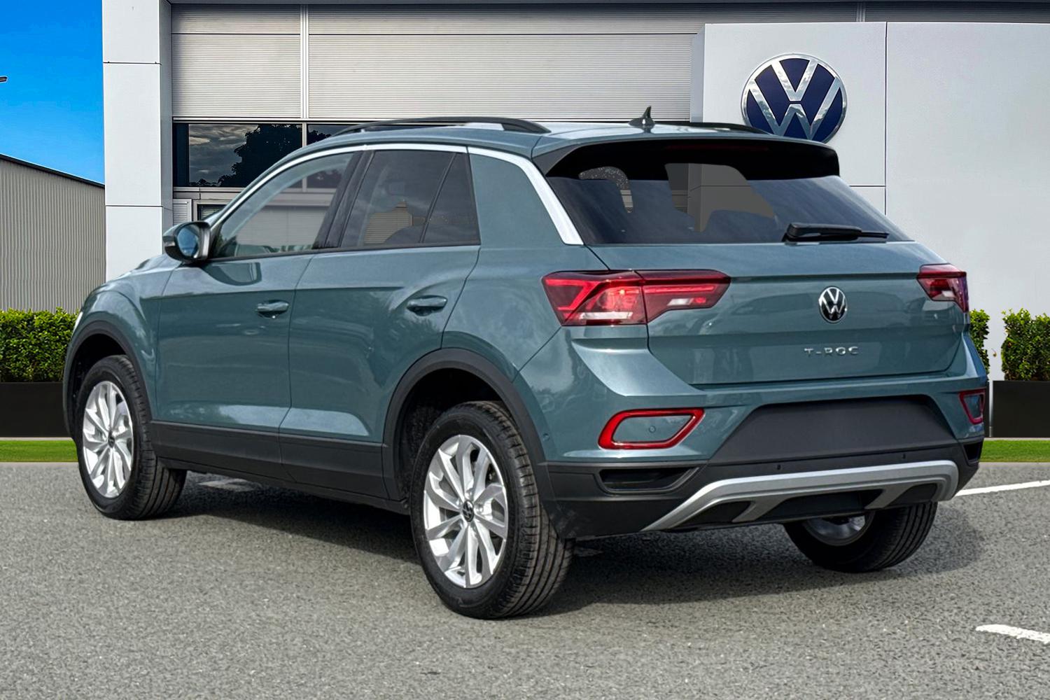 Used Volkswagen T-Roc 2025 for sale - 76171139: Photo 2