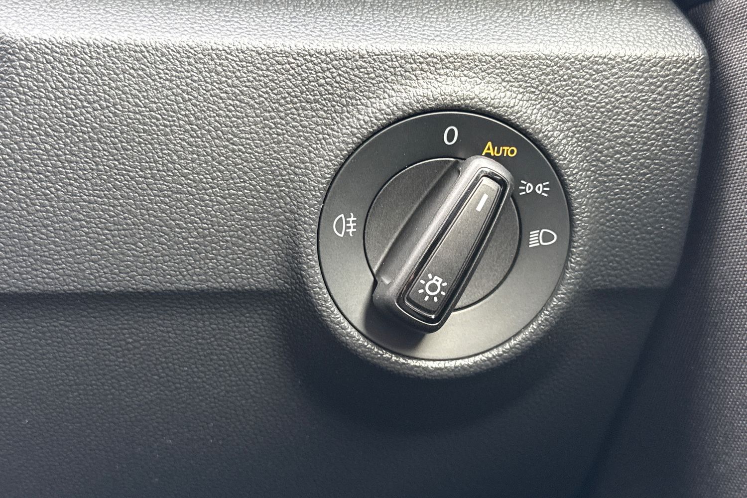 Used Volkswagen T-Roc 2025 for sale - 76171139: Photo 27