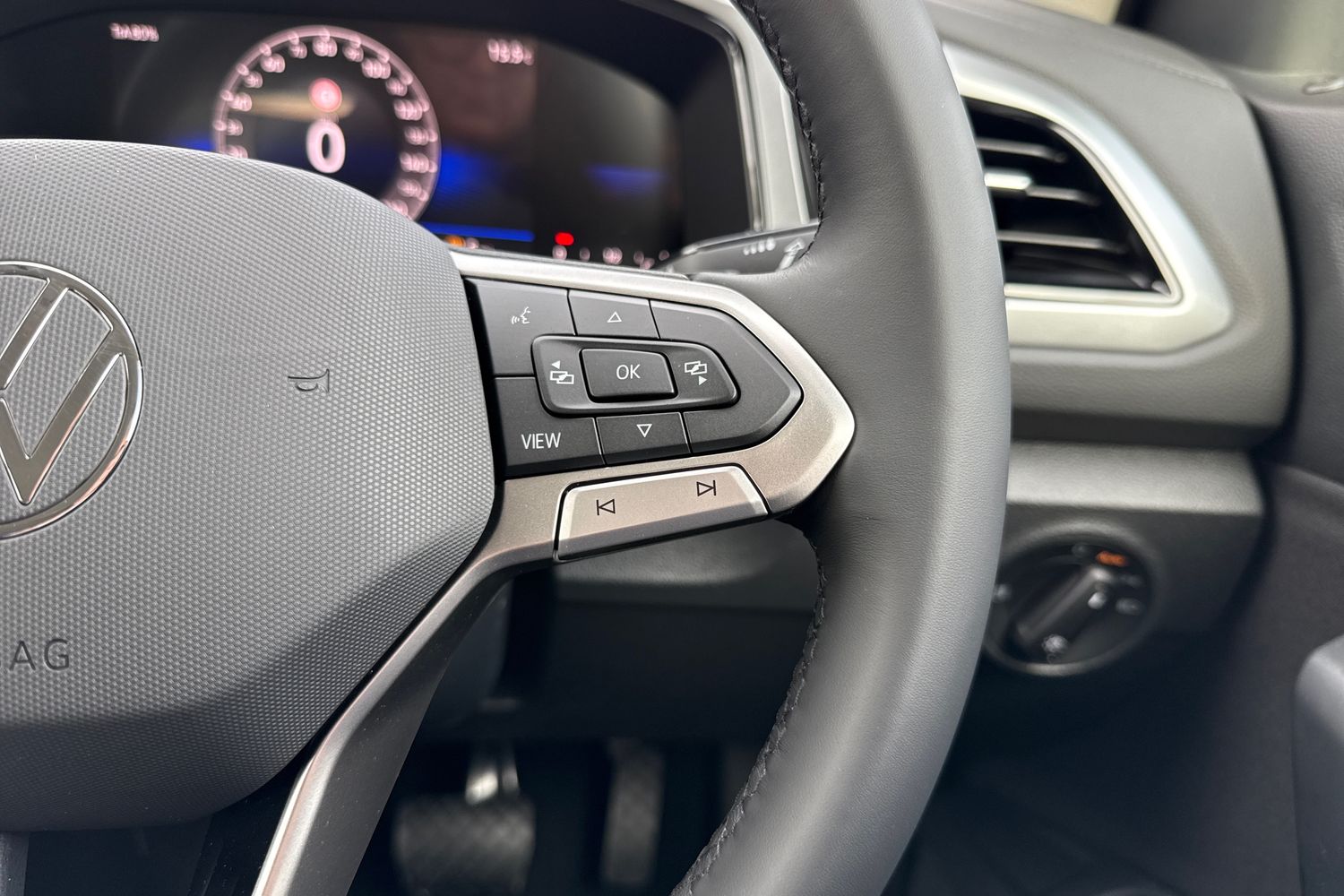 Used Volkswagen T-Roc 2025 for sale - 76171139: Photo 31