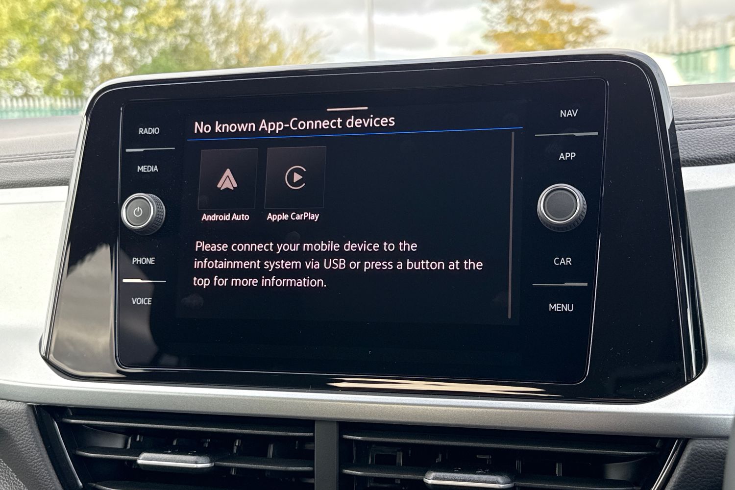 Used Volkswagen T-Roc 2025 for sale - 76171139: Photo 35