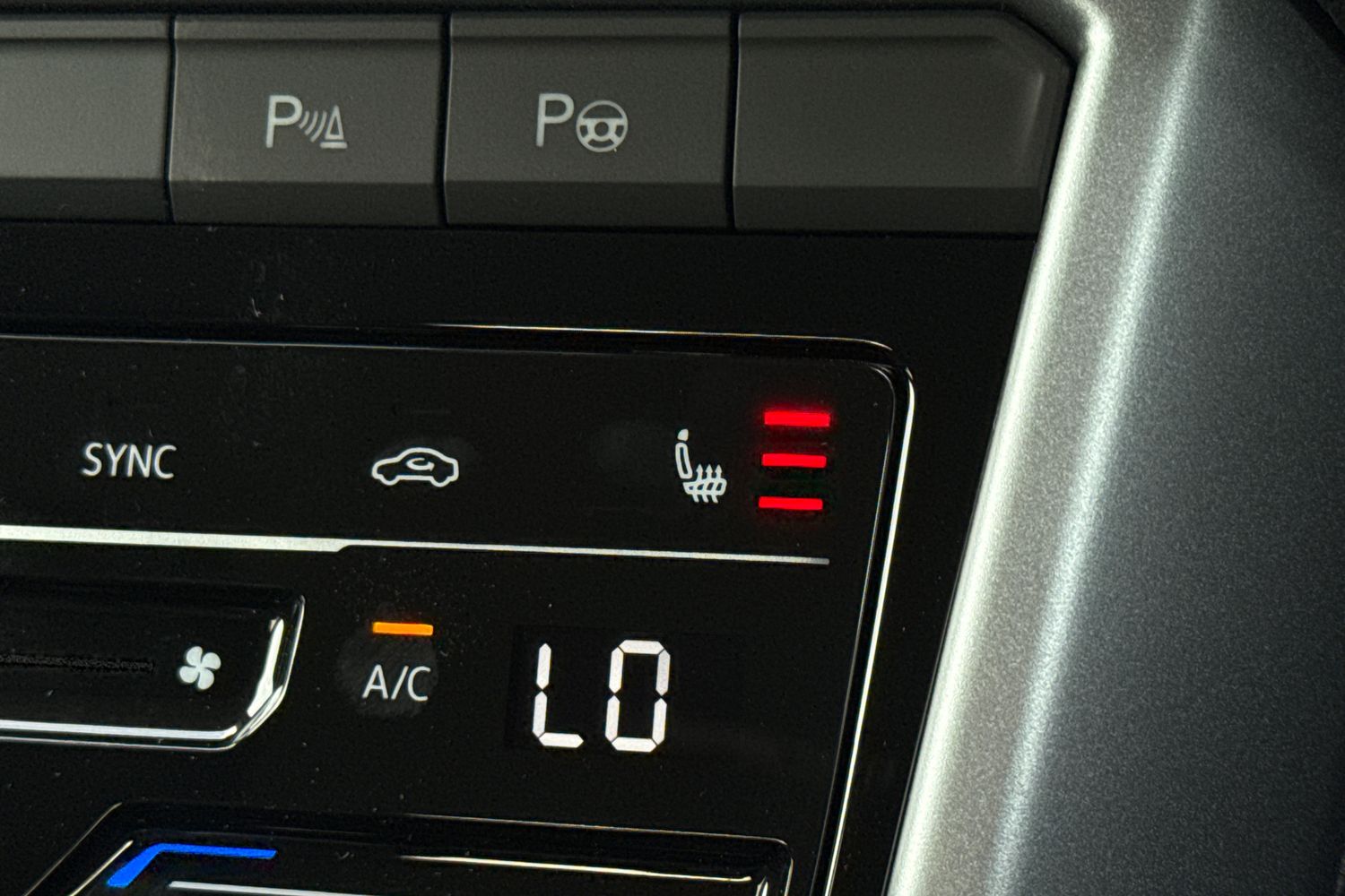 Used Volkswagen T-Roc 2025 for sale - 76171139: Photo 36