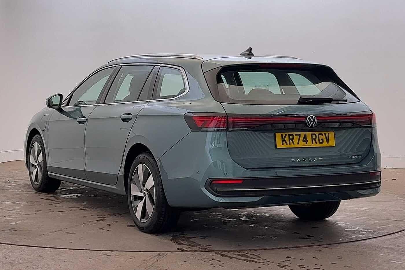 Used Volkswagen Passat 2024 for sale - 76469276: Photo 3