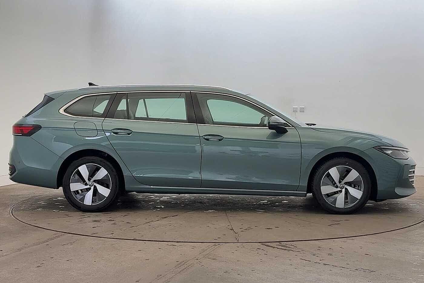 Used Volkswagen Passat 2024 for sale - 76469276: Photo 4