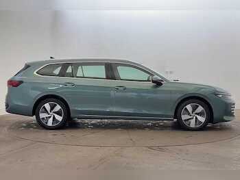 Used Volkswagen Passat 2024 for sale - 76469276: Photo