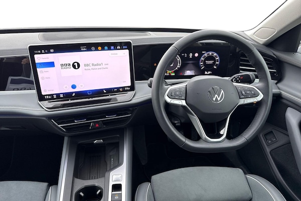 Used Volkswagen Passat 2024 for sale - 76090167: Photo 13