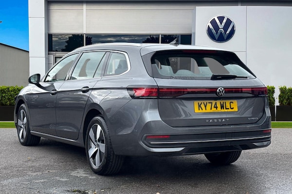 Used Volkswagen Passat 2024 for sale - 76090167: Photo 2
