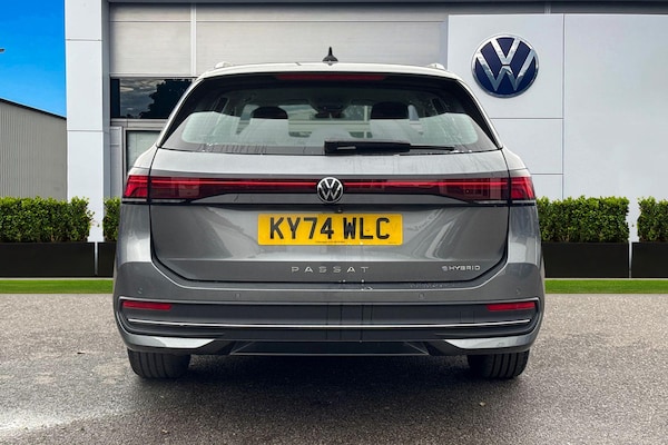Used Volkswagen Passat 2024 for sale - 76090167: Photo 4