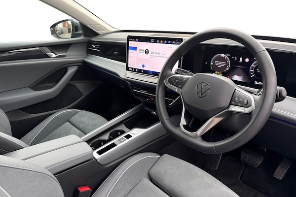 Used Volkswagen Passat 2024 for sale - 76090167: Photo 8