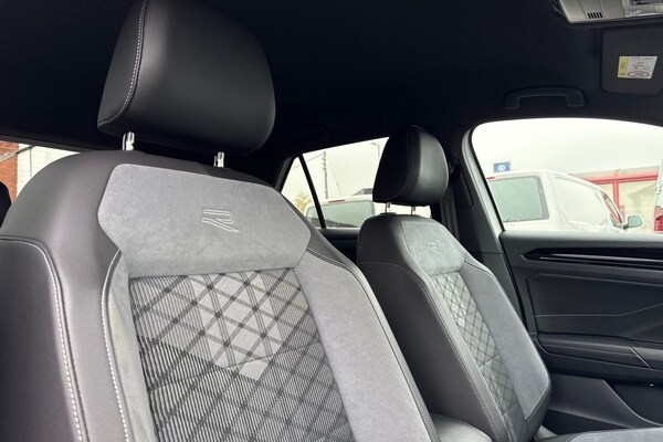 Used Volkswagen T-Roc 2023 for sale - 76268018: Photo 24