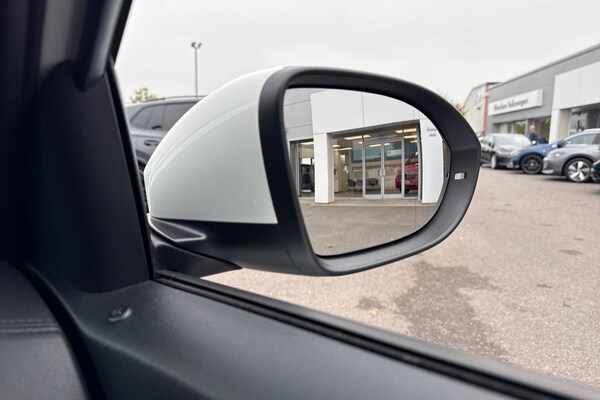 Used Volkswagen T-Roc 2023 for sale - 76268018: Photo 39