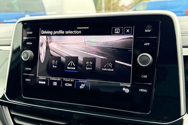 Used Volkswagen T-Roc 2023 for sale - 76268018: Photo 48