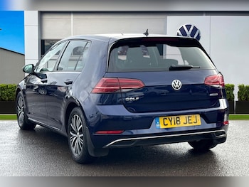 Used Volkswagen Golf 2018 for sale - 77527658: Photo