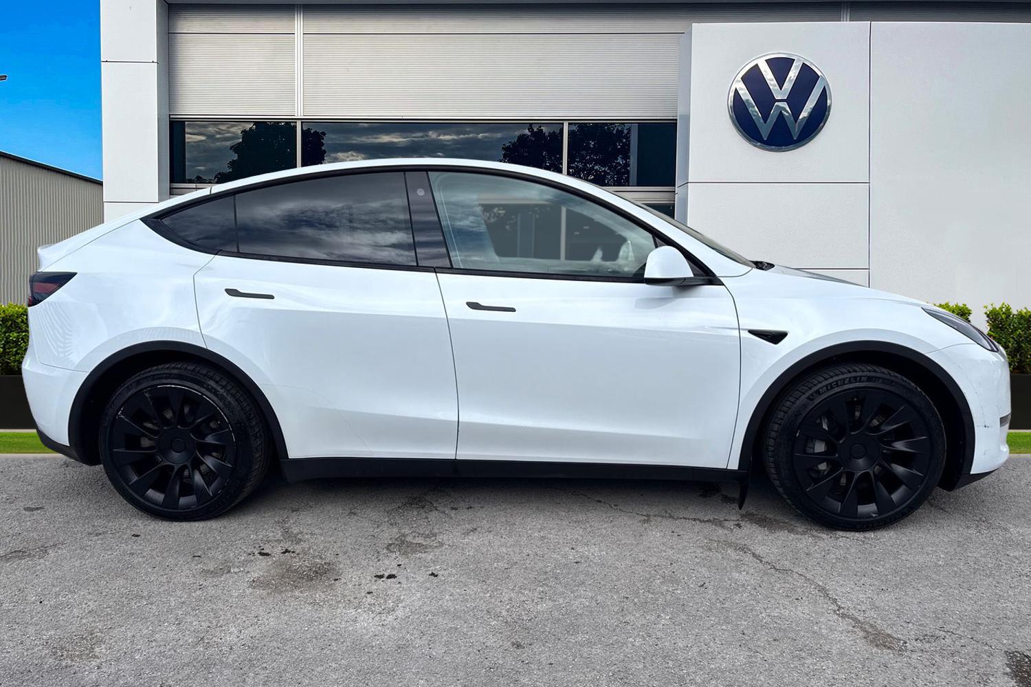 Used Tesla Model Y 2023 for sale - 77890635: Photo 3